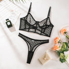 Zweiteiliges Set aus gepunktetem, ultradünnem, durchsichtigem BH und String aus Mesh.