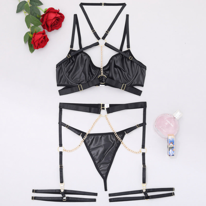 Ensemble de lingerie sexy 4 pièces avec jarretière en cuir, string et tanga.