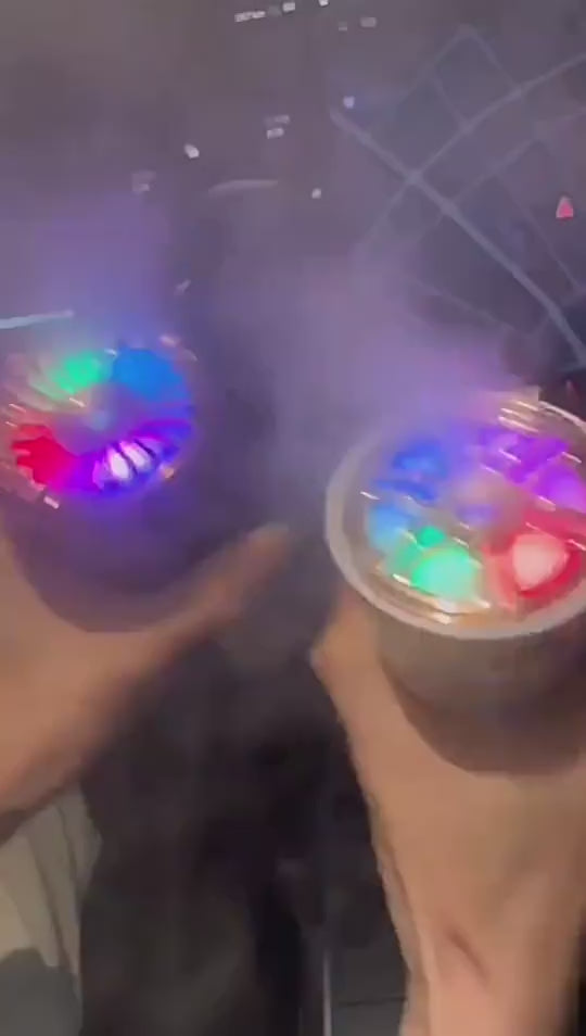 Diffuseur d'huiles essentielles pour voiture avec lumière d'ambiance